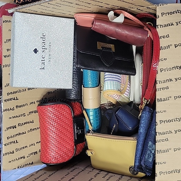 Please ❤️ to be notified when I go live!! - Picture 3 of 3